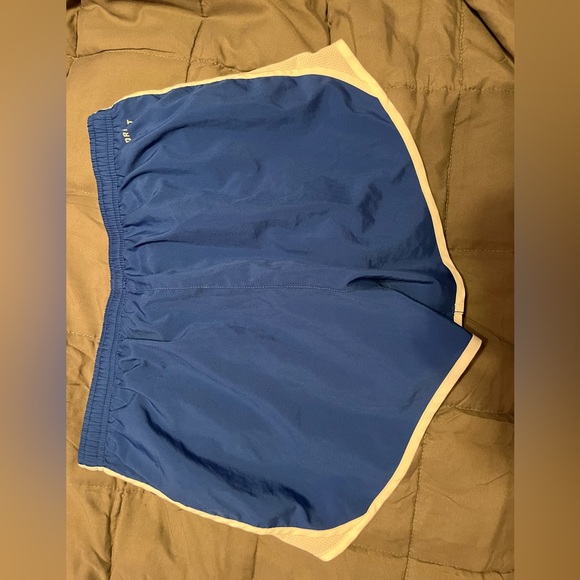 NIKE DRI-FIT BLUE AND WHITE MEDIUM SHORTS - Picture 6 of 6